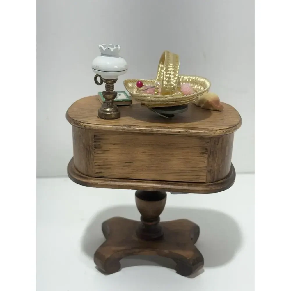 Berkeley Designs‎ Side Table Knit Basket Lamp Music Box Plays My Favorite Things